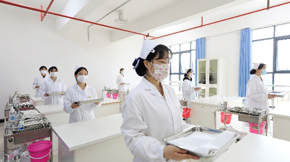 mg冰球突破豪华版试玩网站医药卫生学院